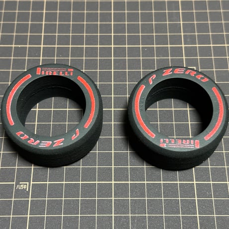 タミヤ　F104用スポンジタイヤ（フロント用）塗装テンプレート　PIRELLI F1ロゴ　2枚セット