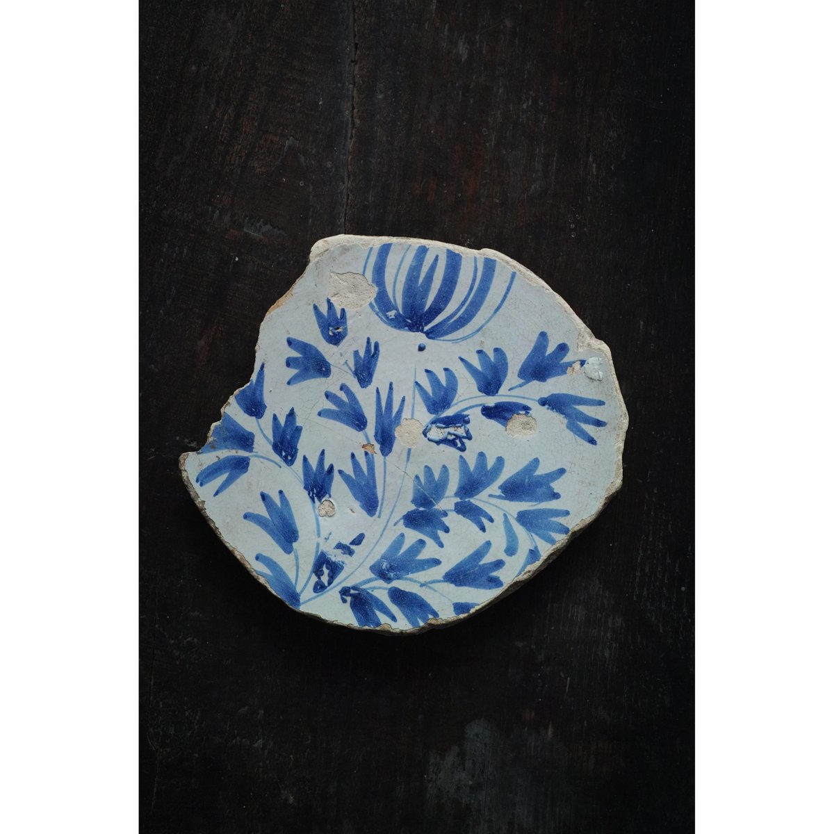 17世紀オランダ ダッチマジョリカ藍絵花文皿陶片 / the Netherlands
