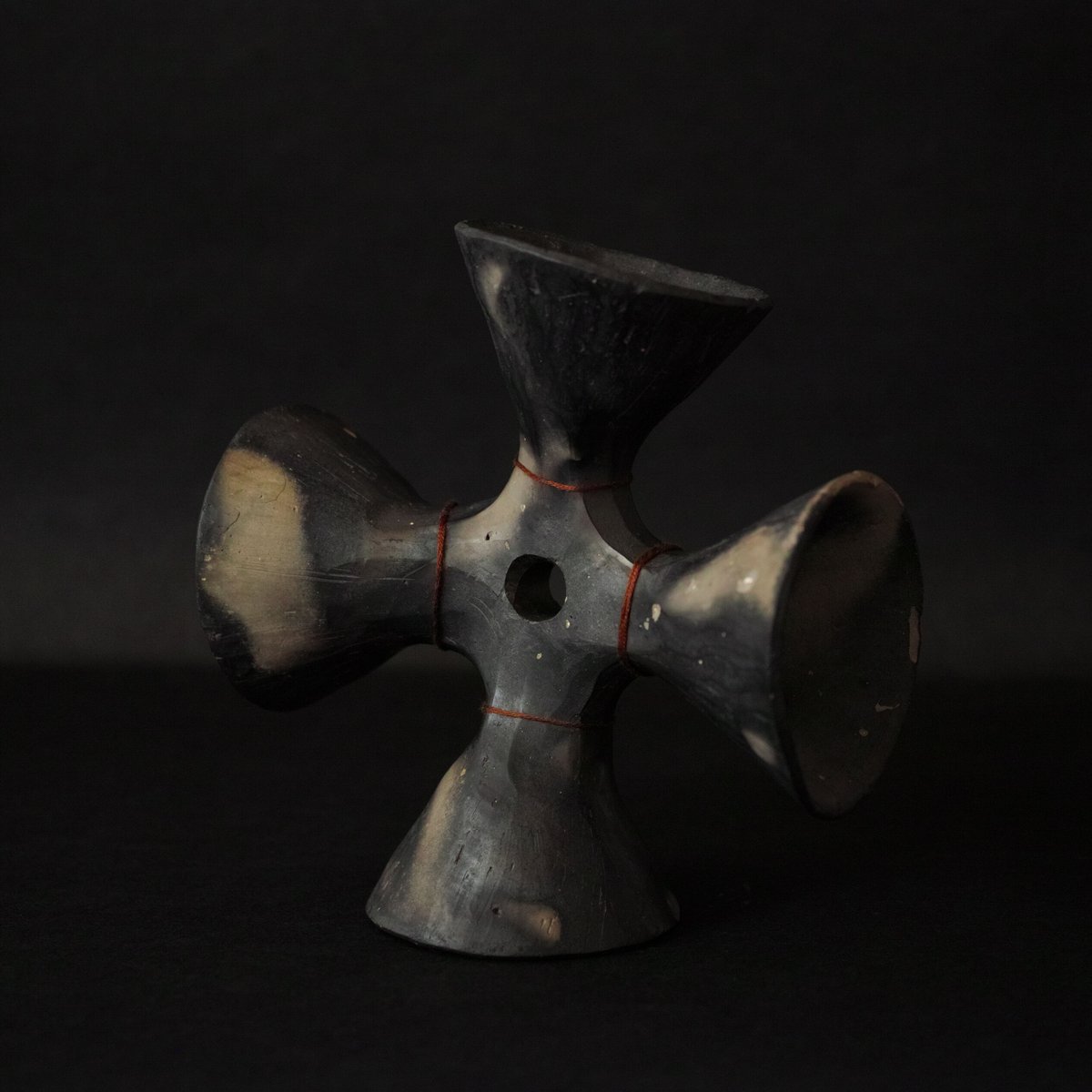 メキシコ 黒陶の十字ベル / Mexican Black Pottery Cross Bell