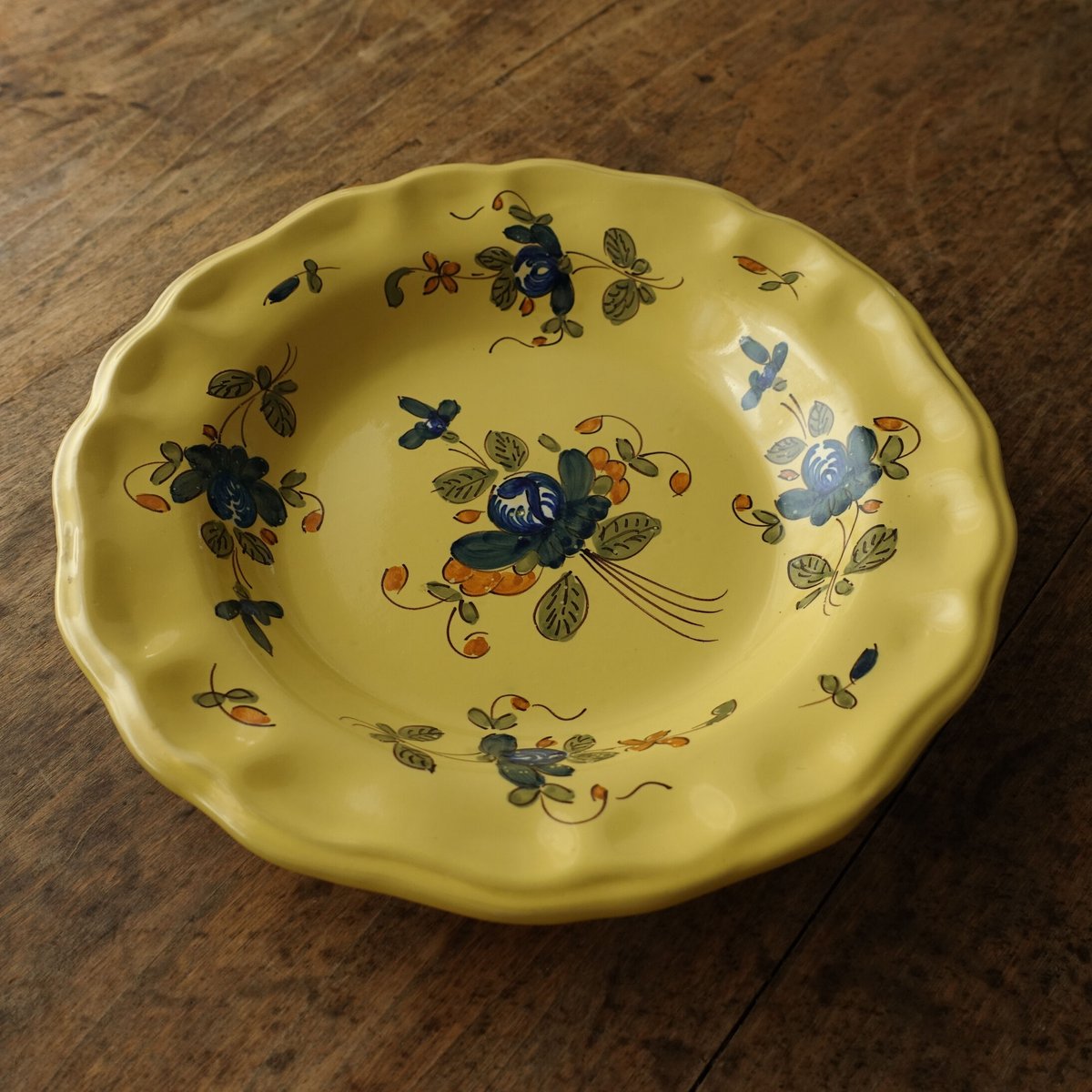 稀少19-20世紀 南フランス 黄釉色絵輪花深皿 23cm 伊丹十三の台所 19-20世紀 南フランス 黄釉色絵輪花皿 19cm / France 19-20th C.