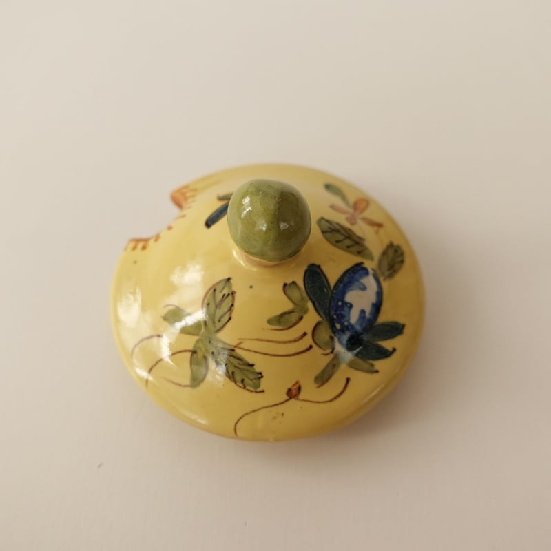 稀少19-20世紀 南フランス 黄釉色絵輪花深皿 23cm 伊丹十三の台所 19-20世紀 南フランス 黄釉色絵輪花深皿 23cm / France 19-20th