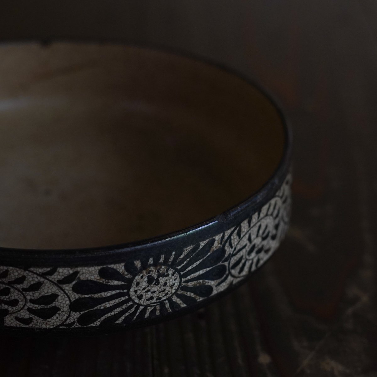 瀬戸鉄絵菊唐草文鉢 / 江戸後期 | tsuchika