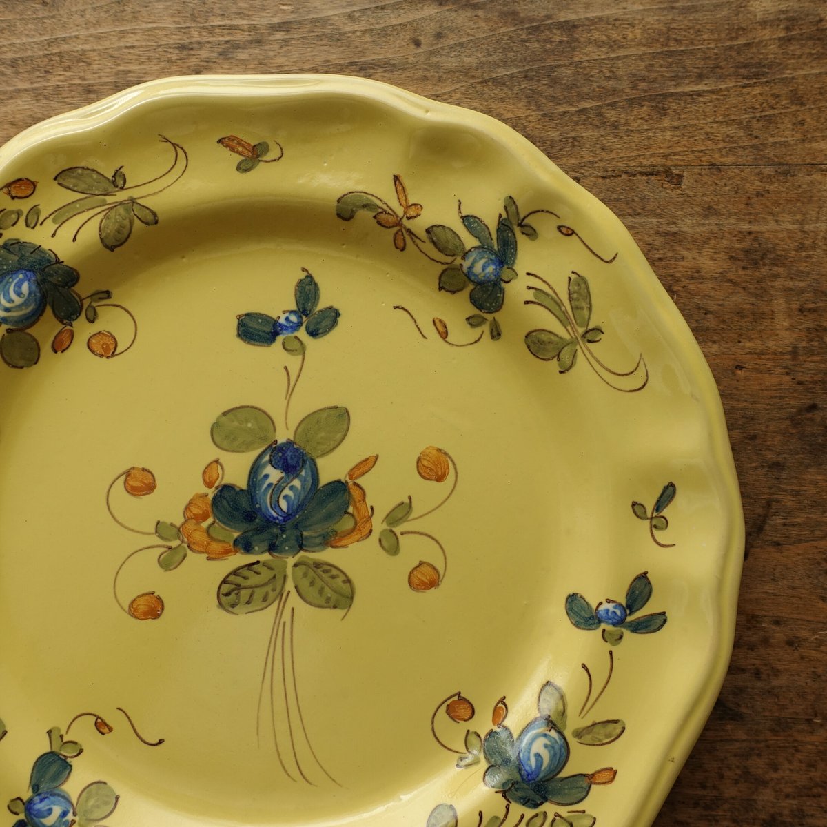 稀少19-20世紀 南フランス 黄釉色絵輪花深皿 23cm 伊丹十三の台所 19-20世紀 南フランス 黄釉色絵輪花平皿 23.5cm / France 19-20th
