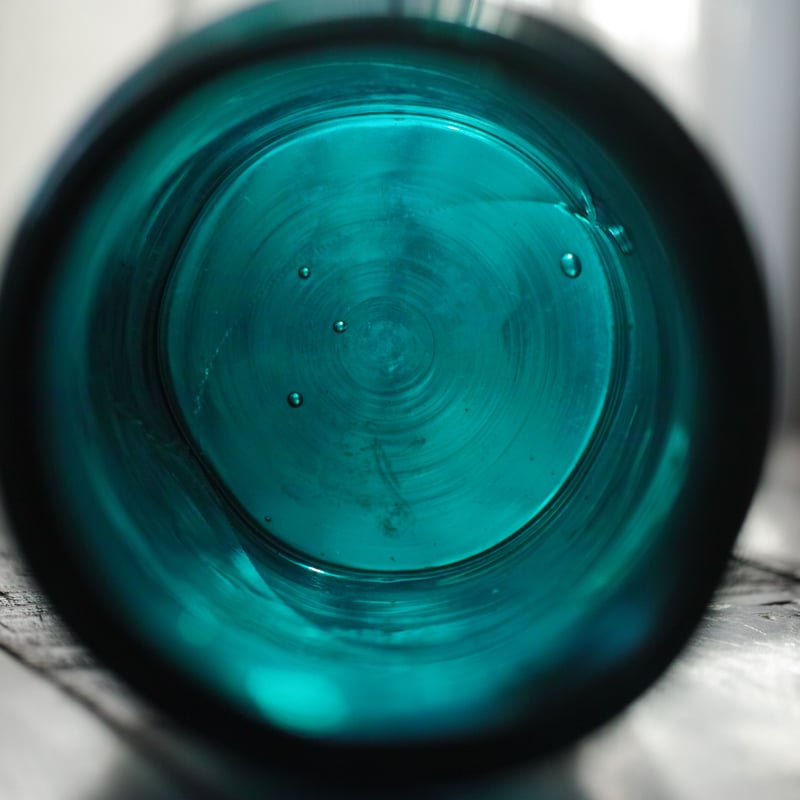 19世紀 フランス 古い手吹きガラスの保存ボトル / Mouth Blown Blue Gre