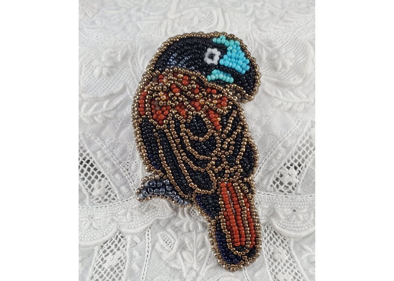 ハンドメイド刺繍ブローチ　　985 モズとはやにえ ハンドメイド刺繍ブローチ 985 モズとはやにえ ハンドメイド#ブローチ