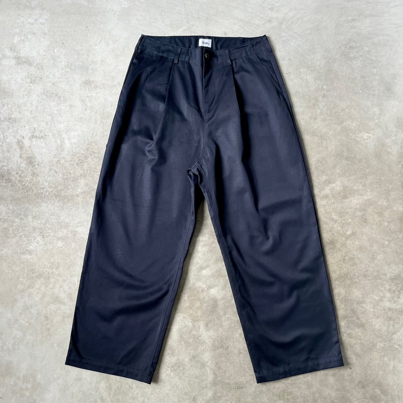 BROCHURE 1P CHINO NAVY サイズL ワイドパンツ タグ付き BROCHURE 1P CHINO NAVY サイズL ワイドパンツ タグ付き