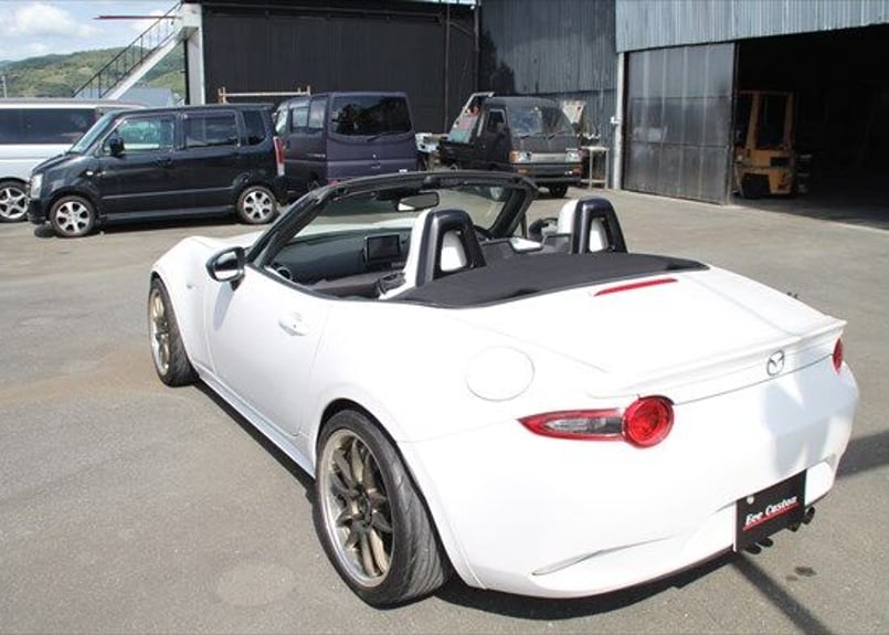 リヤ シートバックバー ベゼル カーボン NDロードスター | EeeCustom