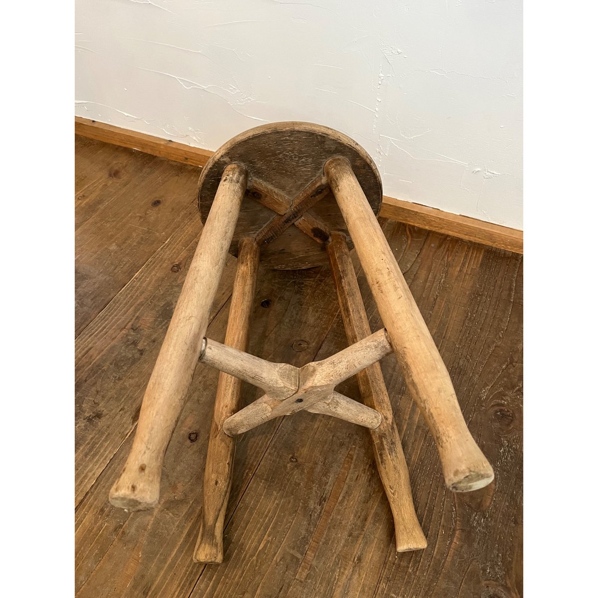 趣きのある木製の丸椅子 ヴィンテージ スツール | そら豆ガラス商店