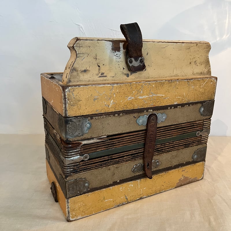 古いオモチャのアコーディオン 古いオモチャのアコーディオン Vintage Accordion Childrens Toy