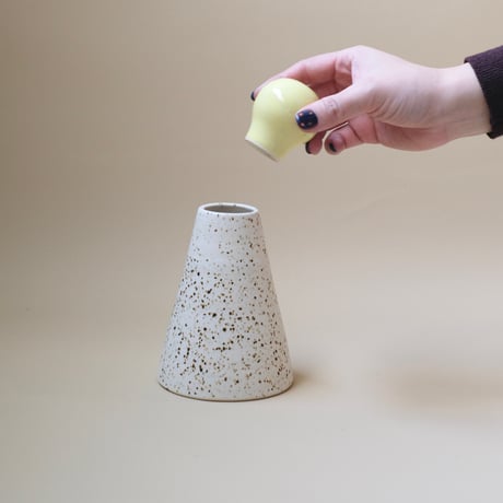 Azu Aoyagi flower vase