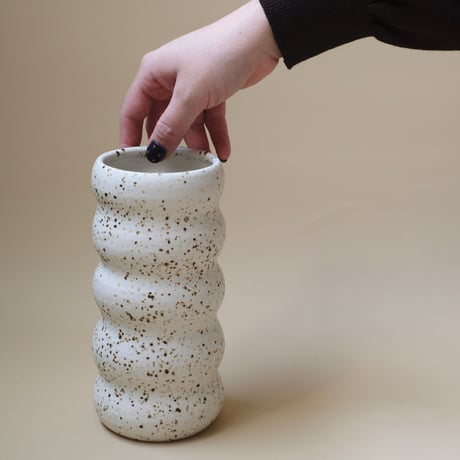 Azu Aoyagi flower vase