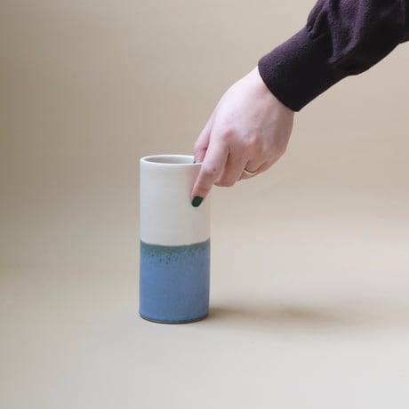 Azu Aoyagi flower vase