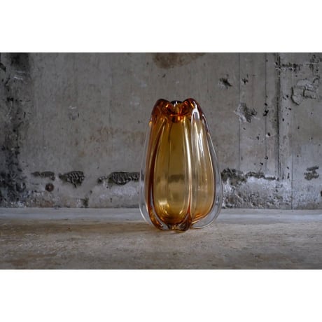 アンバー　ガラス花瓶