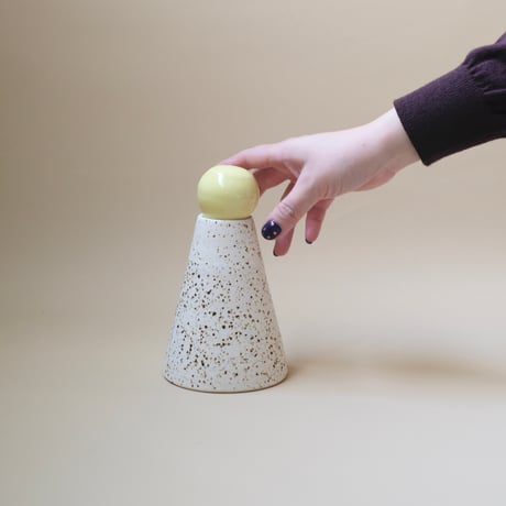 Azu Aoyagi flower vase
