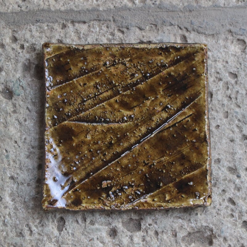 石はぜ 緑がかった茶 角皿 | うつわ 吉澤直樹&遠藤薫