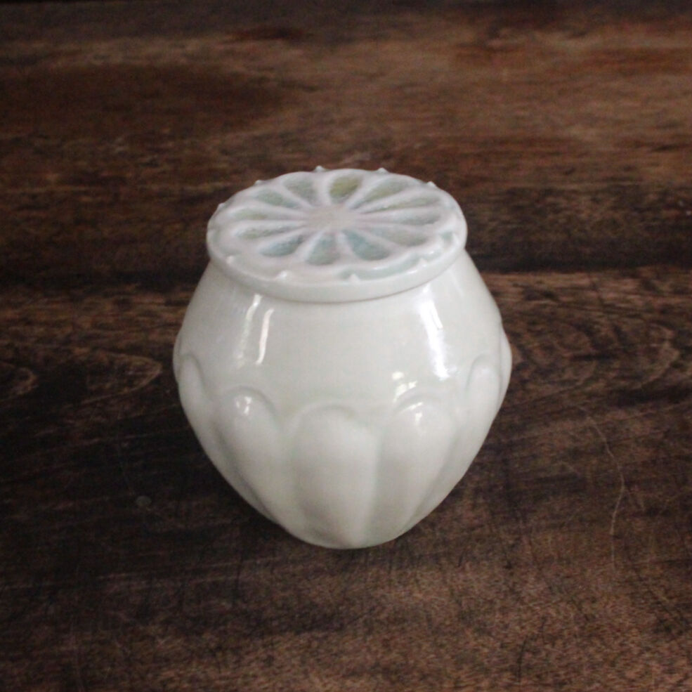 灰釉 蓋物・茶入 緑 | うつわ 吉澤直樹&遠藤薫