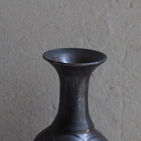 褐色ノアール　花器  ｃ