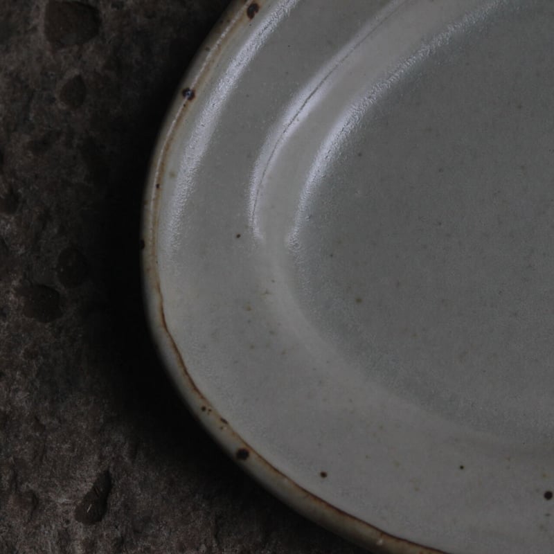 ひわ色 オーバル皿 | うつわ 吉澤直樹&遠藤薫