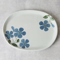 【砥部焼 陶房くるみ】 つるにちにち草 多々良だ円プレート