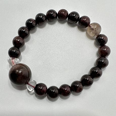 【デザインブレスレット】ネパールガーネット×ガネッシュヒマール産アクチノライトイン天然ヒマラヤ水晶/Nepal Garnet×GaneshHimal Actinolite in Beads