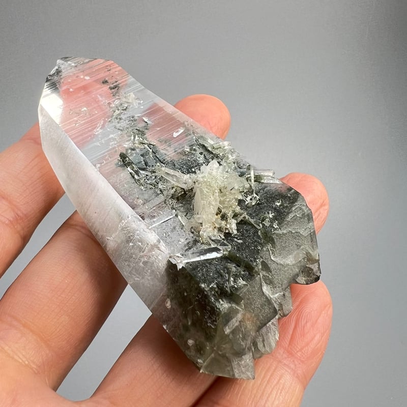 ガネッシュヒマール産】クローライトイン天然ヒマラヤ水晶