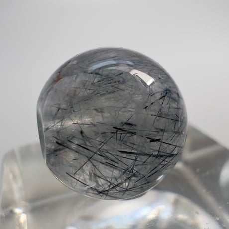 【ガネッシュヒマール産】11mm"手磨き加工"アクチノライトイン天然ヒマラヤ水晶ビーズ/Ganesh Himal Actinolite in Himalayan Quartz Round Beads