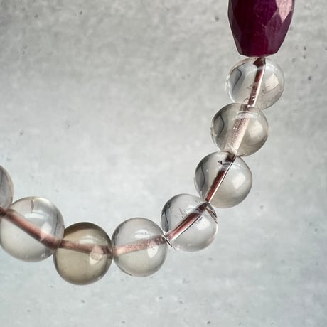 【デザインブレスレット】ガウリシャンカール産スモーキー×天然ルビーデザインブレスレット/GauriShankar Smoky×Ruby Design Bracelet