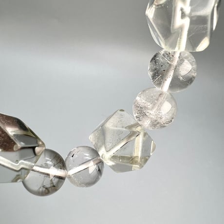 【カイラス産】"手磨き"天然ヒマラヤ水晶デザインブレスレット/Kailash Himalayan Quartz Design Bracelet