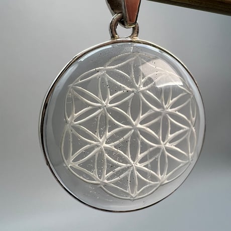 【ガネッシュヒマール産】天然ヒマラヤ水晶  "フラワーオブライフ"ペンダントトップ③/Ganesh Himal "Flower of Life"S/V Pendant Top