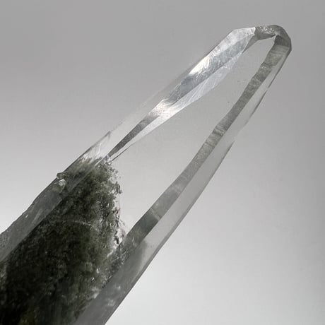 【ガネッシュヒマール産】クローライトイン天然ヒマラヤ水晶ナチュラルポイント⑦ Ganesh Himal Chlorite in Himalayan Quartz Natural Point