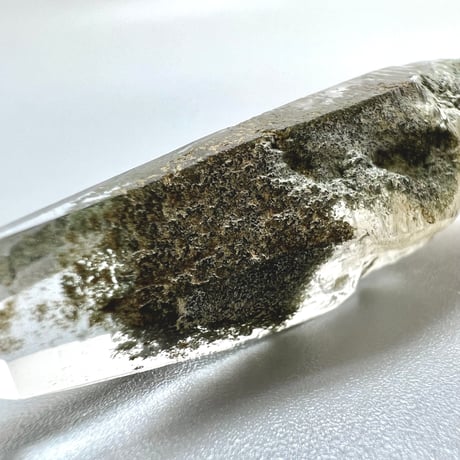 【ガネッシュヒマール産】クローライト&アクチノライトイン天然ヒマラヤ水晶ポイント/Ganesh Himal  Chlorite&Actinorite in Himalayan Quartz Point