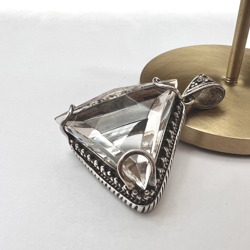 ヒマラヤ水晶 ガネッシュヒマール ＊ マクラメペンダント 29 ガネーシュヒマール産 ヒマラヤ水晶 ポイント原石 1点もの