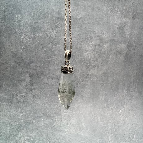 【ガネッシュヒマール産】アクチノライトイン天然ヒマラヤ水晶ペンダントトップ⑤/Ganesh Himal Actinorite in Himalayan Quartz Pendant Top