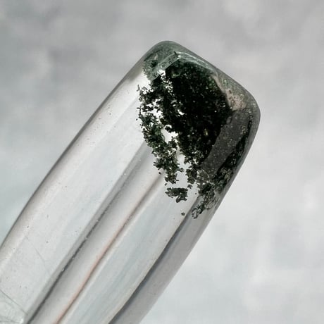 【ガネッシュヒマール産】アクチノライト&クローライトイン天然ヒマラヤ水晶 樽型ビーズ⑫/Ganesh Himal Actinolite&Chlorite in barrel beads
