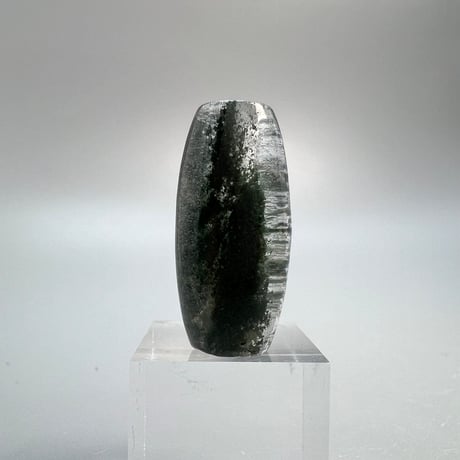 【ガネッシュヒマール産】ガネッシュヒマール産クローライトイン天然ヒマラヤ水晶 樽型ビーズ/Ganesh Himal Chlorite in Himalayan Quartz barrel beads