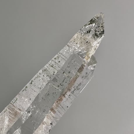 【ガネッシュヒマール産】アクチノライト&クローライトイン天然ヒマラヤ水晶ミニポイント"OO"/Ganesh Himal Actinolite&Chlorite in Himalayan