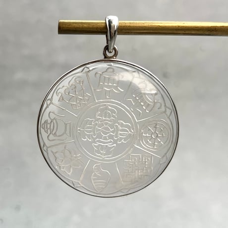 【ガネッシュヒマール産】天然ヒマラヤ水晶アスタマンガルS/Vペンダントトップ/Ganesh Himal "Ashtamangala" Pendant Top