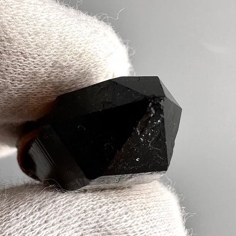 ガウリシャンカール産天然ヒマラヤスモーキークォーツ革紐ペンダント/GauriShankar Himalayan Smoky Quartz Pendant