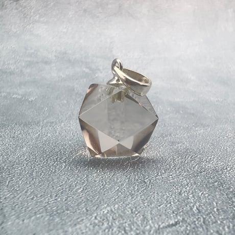 【ガネッシュヒマール産】天然ヒマラヤ水晶"手磨き加工"イコサヘドロン"ペンダントトップ/Ganesh Himal Himalayan Quartz "Icosahedron"Pendant Top