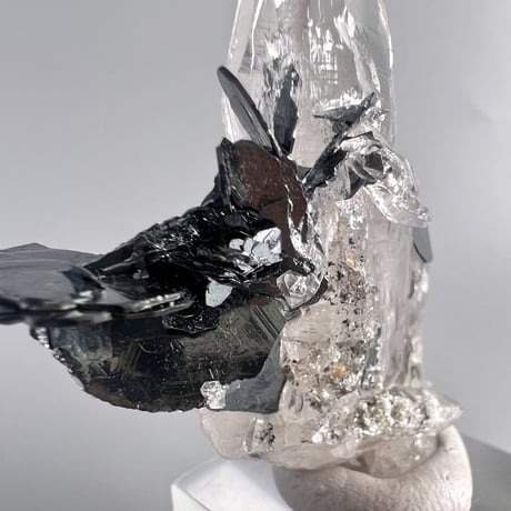 【ガネッシュヒマール産】ヘマタイトイン天然ヒマラヤ水晶/Ganesh Himal hematite in Himalayan Quartz