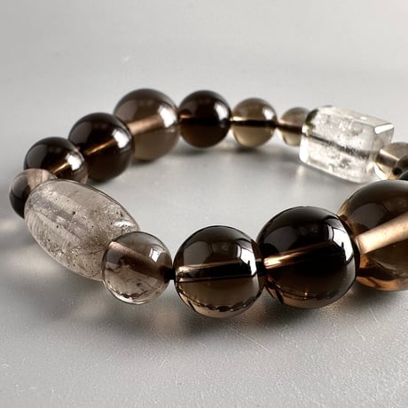 ガネッシュヒマール産ヒマラヤ水晶&ガウリシャンカール産スモーキークォーツデザインブレスレット/GaneshHimal&Gaurishankar Design Bracelet