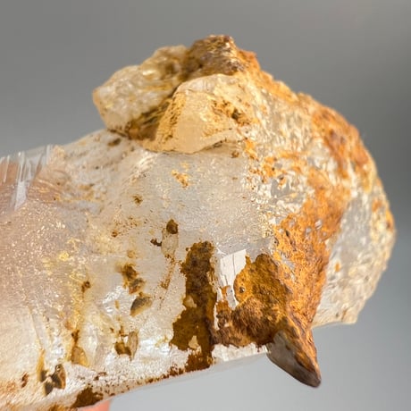 【ガネッシュヒマール産】リモナイトインヒマラヤ水晶 クラスター/Ganesh Himal Limonite in Himalayan Quartz Cluster