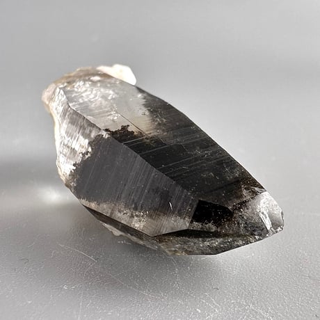 【ガネッシュヒマール産】クローライトイン天然ヒマラヤ水晶ミニポイント"YY"/Ganesh Himal Chlorite in Himalayan Quartz mini Point