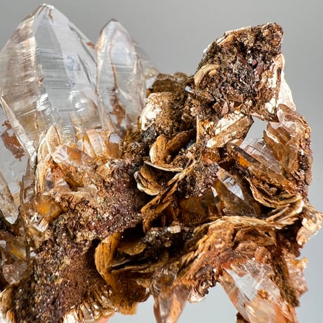 【ガネッシュヒマール産】"リモナイト&雲母"付き天然ヒマラヤ水晶クラスター/Ganesh Himal "Limonite&Maica"inHimalayan Quartz  Cluster