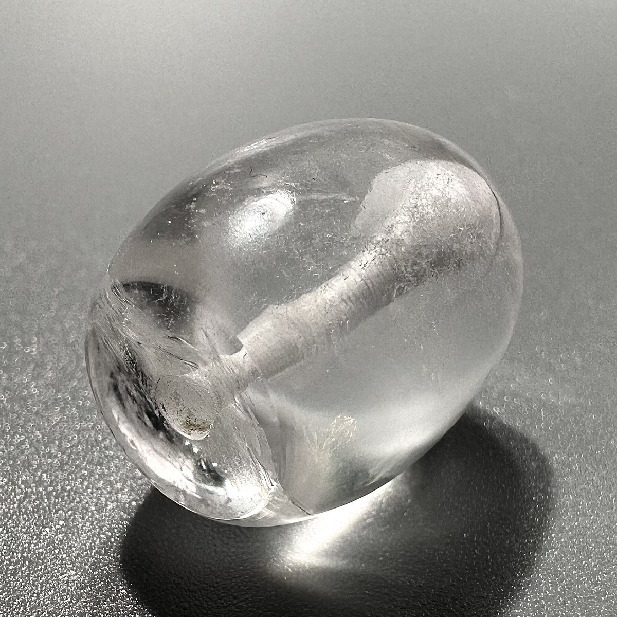 カイラス産 ライトスモーキー先細りタビー