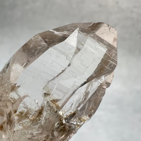 【ガネッシュヒマール産】バイオタイトイン天然ヒマラヤ水晶/Ganesh Himal Biotite in  Himalayan Quartz