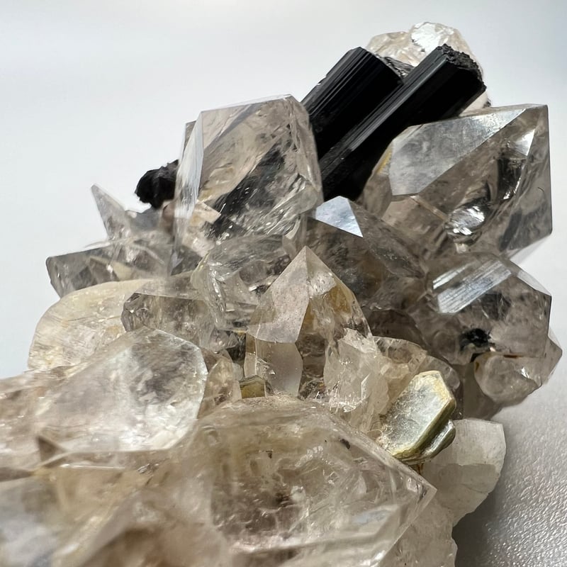 ネパール　ガネーシュヒマール産クローライト&ブラックトルマリン ネパール ガネーシュヒマール産クローライト&ブラックトルマリン