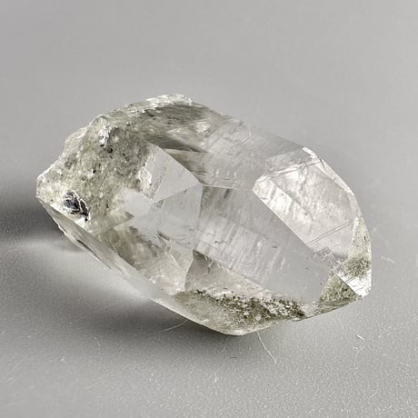 【ガネッシュヒマール産】クローライトイン天然ヒマラヤ水晶ミニポイント"CC"/Ganesh Himal Chlorite in Himalayan Quartz Mini Point