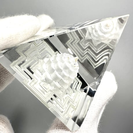 【ガネッシュヒマール産】天然ヒマラヤ水晶ピラミッド"シュリヤントラ"Ganesh Himal Himalayan Quartz  Pyramid in " Shri Yantra"