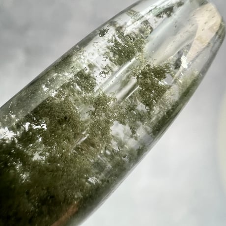 【ガネッシュヒマール産】クローライトイン天然ヒマラヤ水晶 樽型ビーズ/Ganesh Himal Chlorite in Himalayan Quartz barrel beads